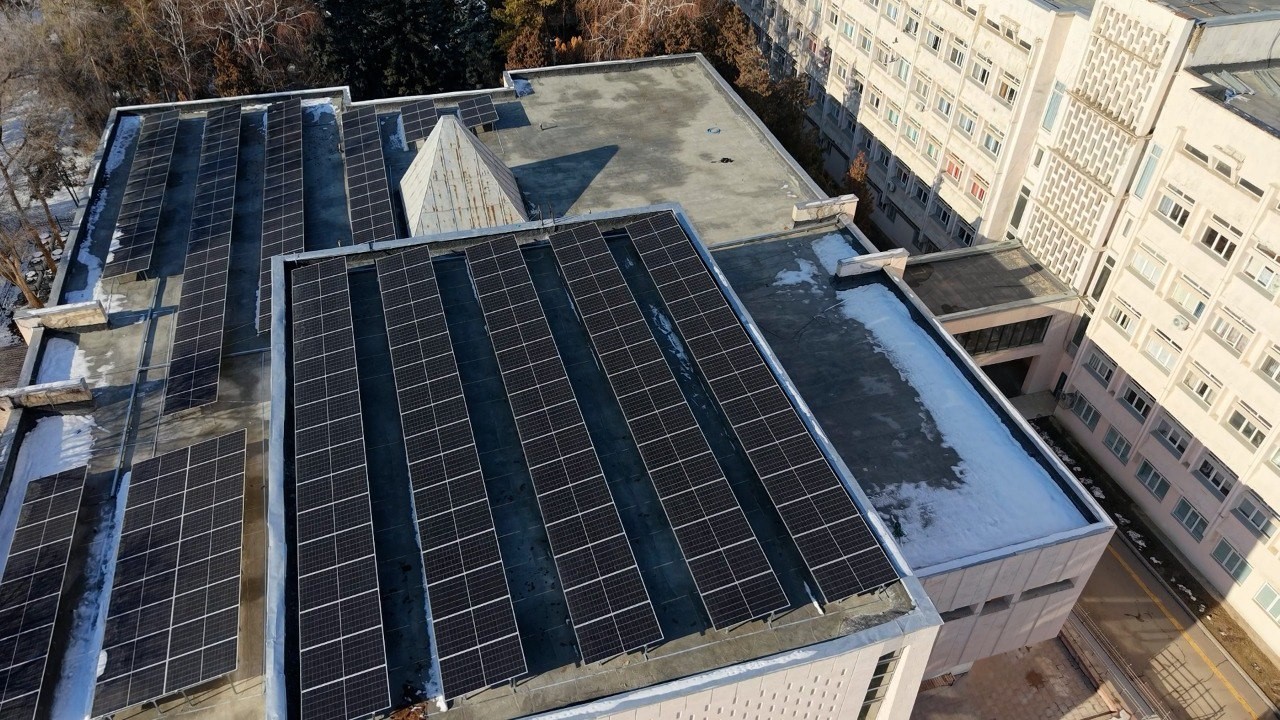 Шатыр жаңартылып, күн панелі орнатылды