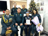 Жетісу гарнизонының әскерилері 102 жастағы майдангерді құттықтады