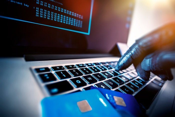 Полиция дерегі: Алаяқтардың арбауына көбінде кімдер ілінеді?