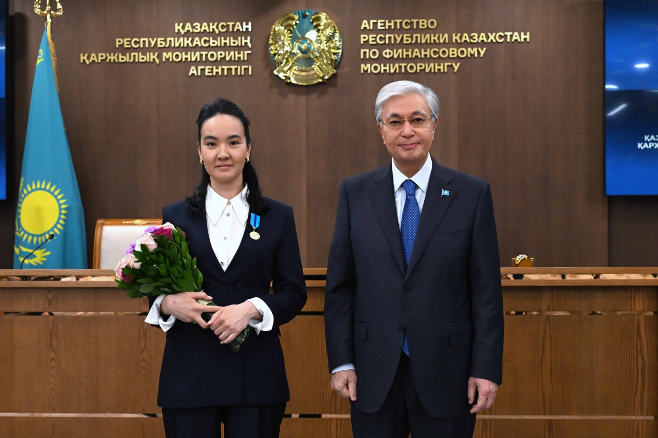 Қаржылық мониторинг агенттігінің бір топ қызметкері мемлекеттік наградамен марапатталды