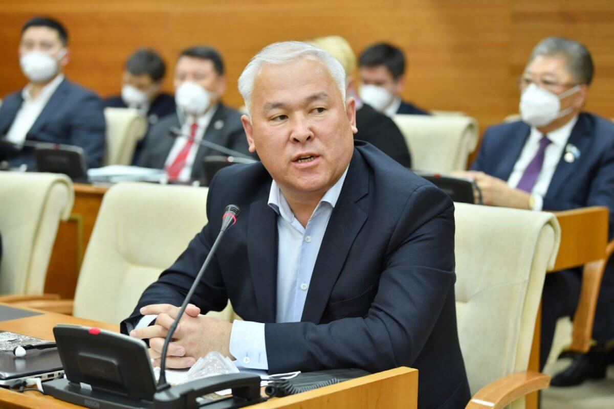 Мұрат Абенов: Ата Заңдағы референдум ұғымы мен атауына қатысты өзгерістер жасалды