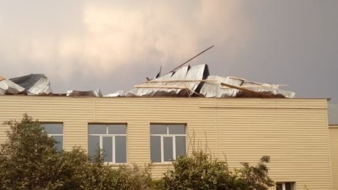 Жаңатастағы жел: Бірнеше үйдің шатыры ұшты