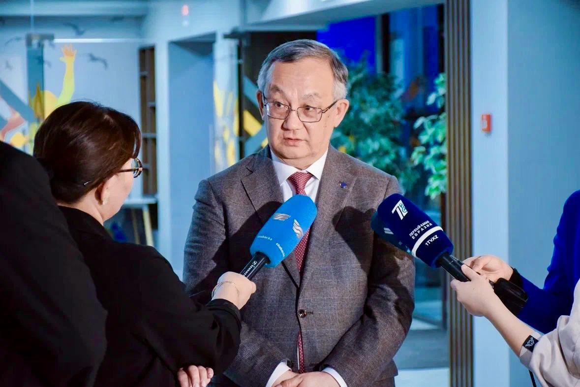 Кәсіподақтар федерациясы Жаңа Конституция жобасын қолдау үшін қазақстандықтарға үндеу жасады