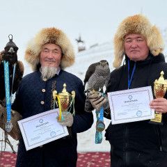 Күршім көгінде қыран самғады