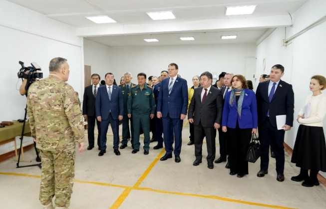 Әскери кафедра запастағы офицерлер мен сержанттарды қалай даярлайды?