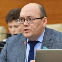 Асхат Рахымжанов: Жаңа Конституция азаматтардың елдің саяси өміріне қатысу мүмкіндігін кеңейтеді