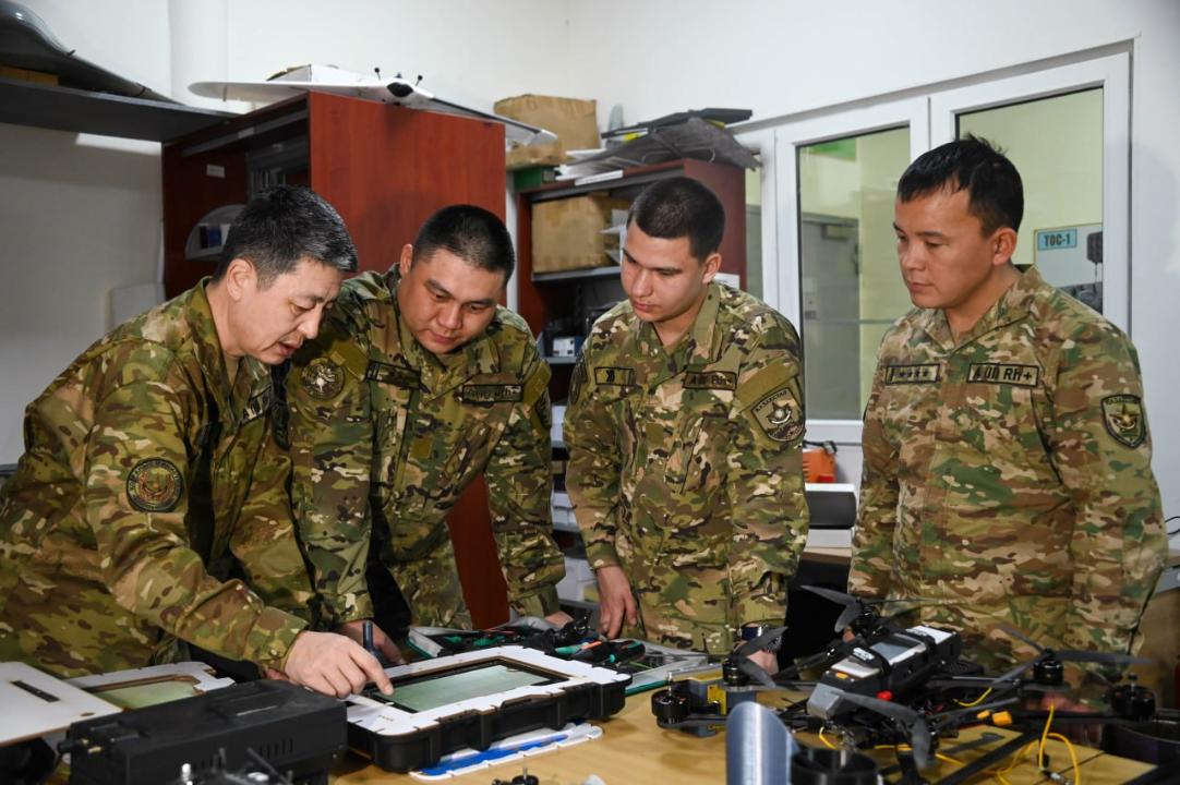 Әскери дрон – қуатты қару