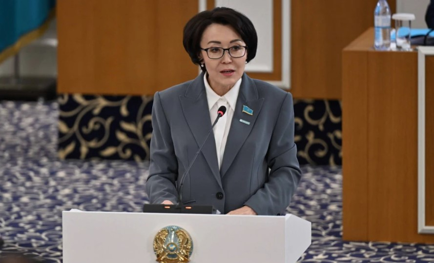 Үнзила Шапақ: Конституция туралы айтқанда билікті ғана емес, келешек алдындағы жауапкершілікті де ойлайық