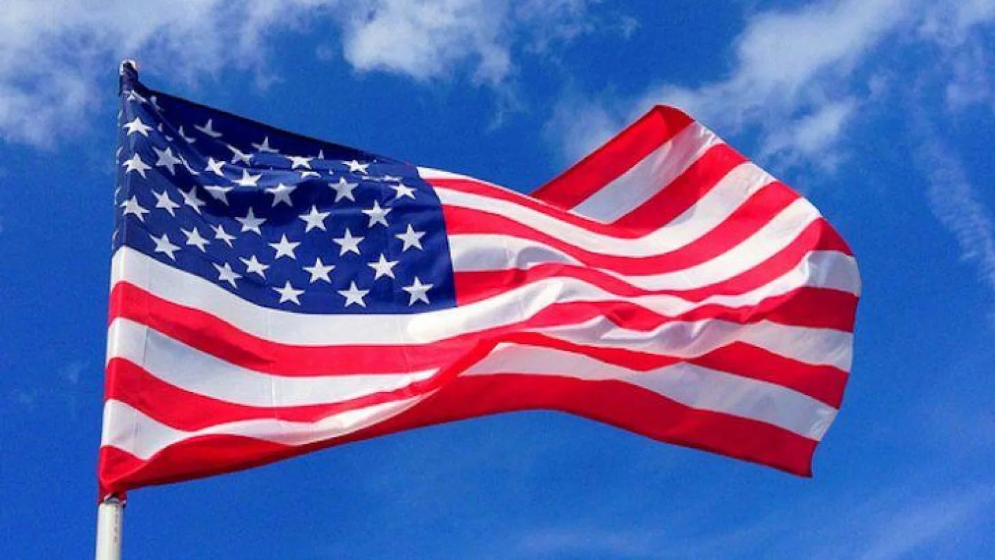 Трамп АҚШ-қа импортталатын барлық тауарға 10 пайыз баж салығын енгізді