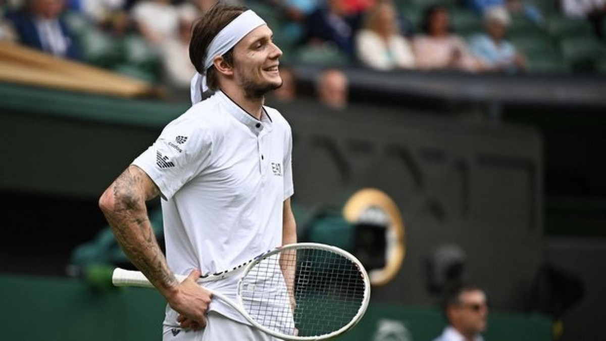 Александр Бублик Дубайда өтіп жатқан турнирді сәтті бастады