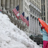 Нью-Йорк қалың қардың құрсауында қалды