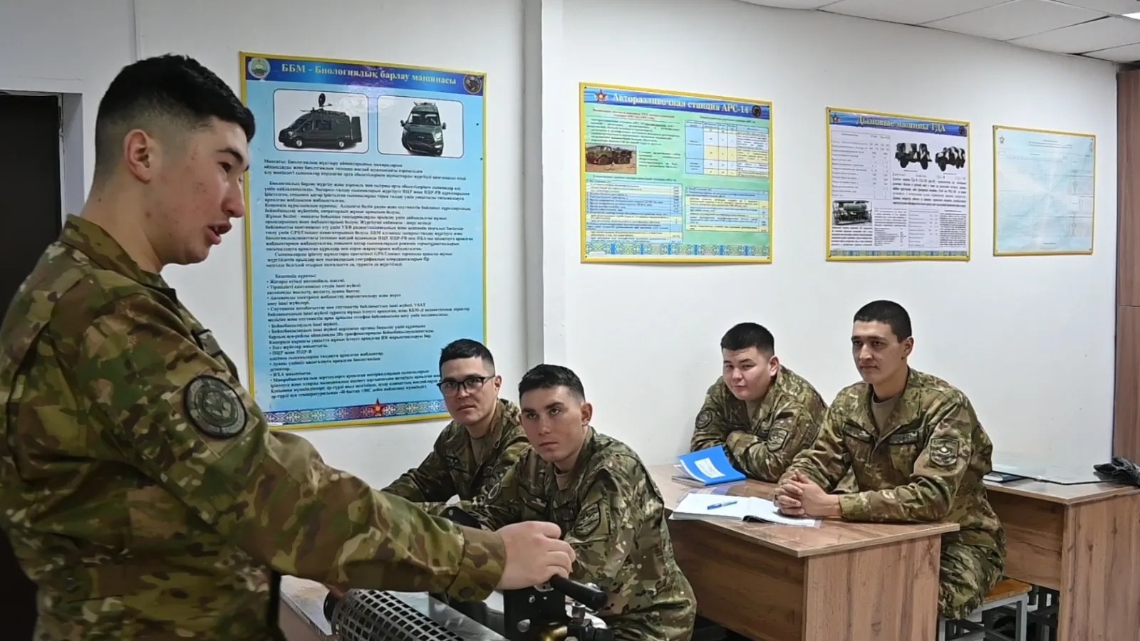 Келісімшарт – кәсіби армияның тірегі ме?