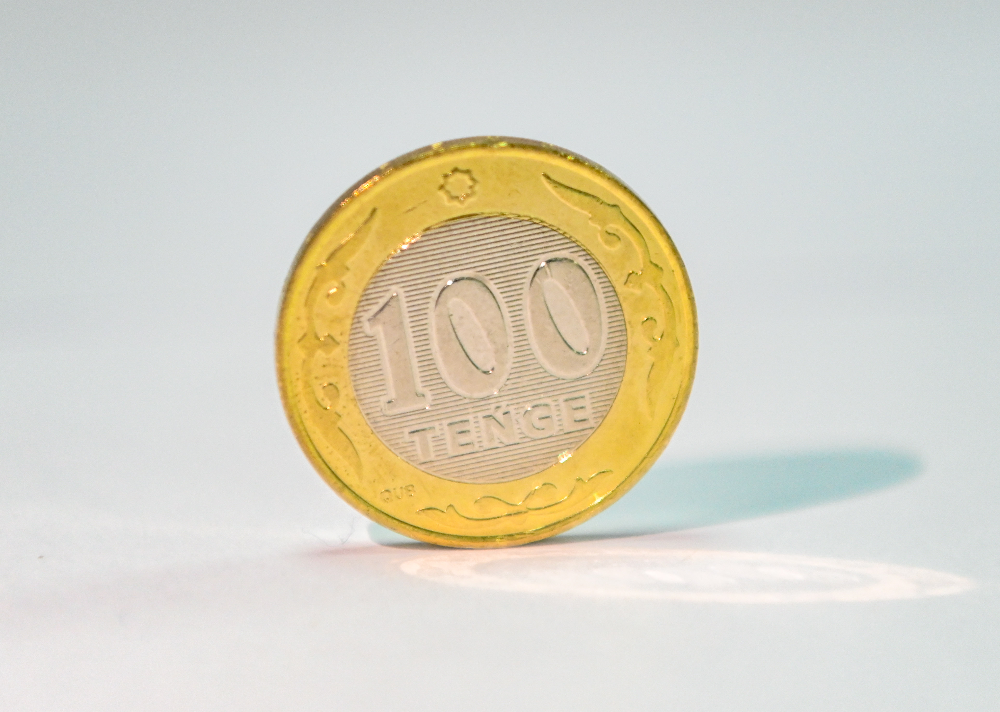 Ақпан айында теңге бағамы қалай өзгерді?