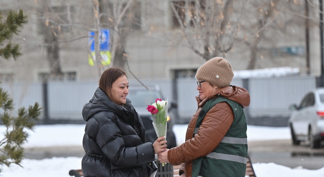 Гүл сыйлау әдебі