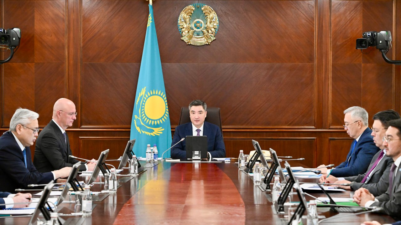 Олжас Бектенов: Ауылдық жерлердегі тұрғын үй құрылысына көңіл бөлу керек