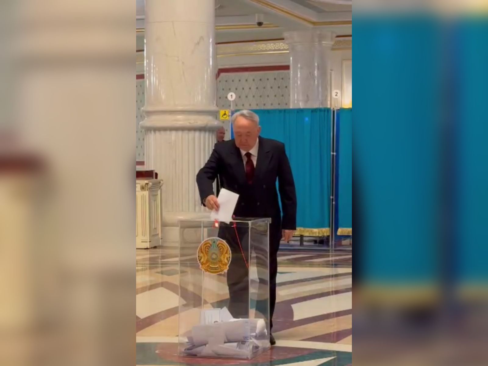 Нұрсұлтан Назарбаев референдумда дауыс берді