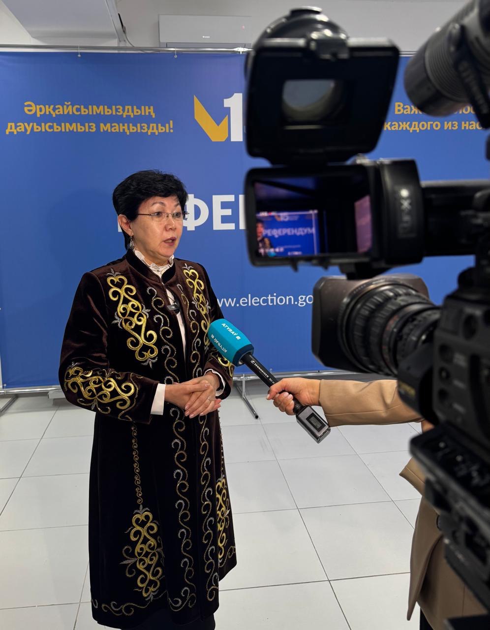 Брайль қарпі, сурдоаударма және еріктілер: Дауыс беру учаскелерінде барлық жағдай жасалған