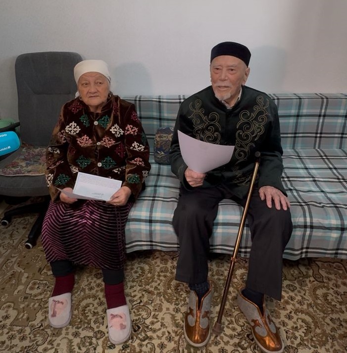 Қостанайда 100 жастағы қарт майдангер дауыс берді 