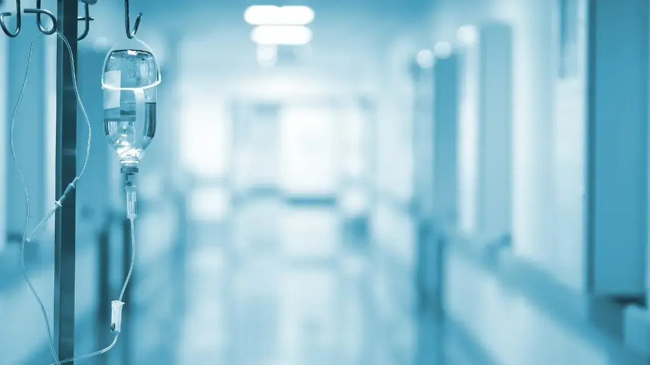 Кәмелетке толмаған қызды зорлады деген күдікке ілінген қызметкер ауруханада қайтыс болды