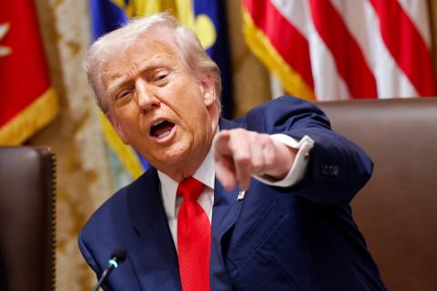 Трамп: Иран Қатарға соққы жасаса, Оңтүстік Парс жойылады