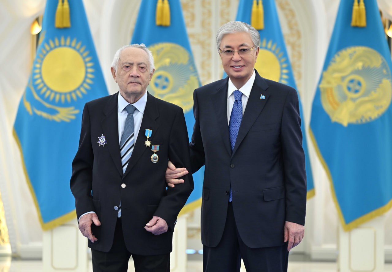 Мемлекет басшысы Ерванд Ильинскийге «Қазақстанның Еңбек Ері» атағын тапсырды
