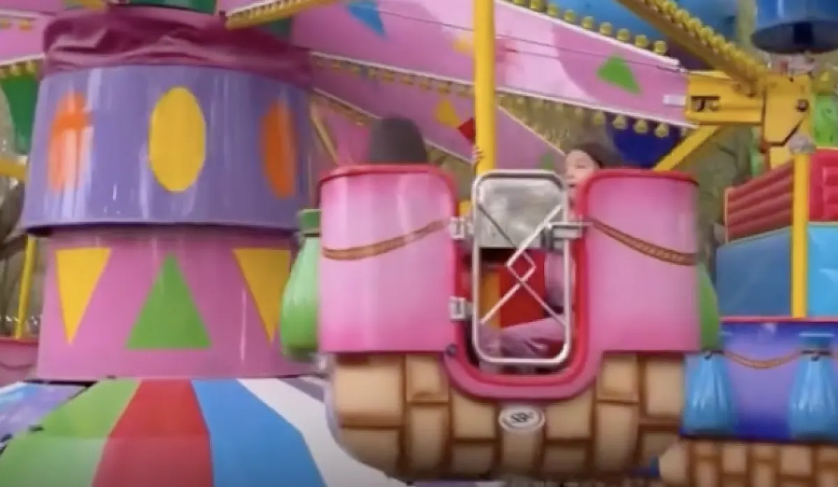 Астанада балалар мінген аттракцион құлады: Саябақ басшылығы оқиғаның себебін түсіндірді