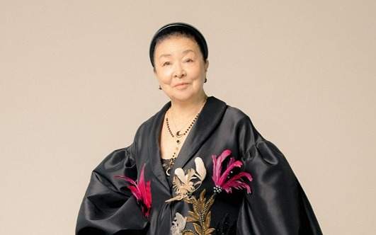 Ай сайын 1 млн теңге: Баян Алагөзова Мерует Өтекешоваға ерекше сый жасады