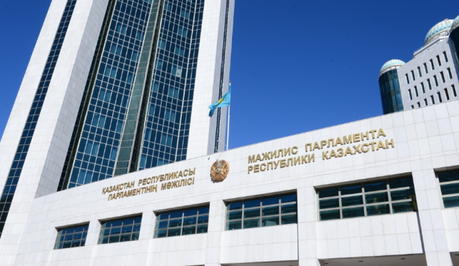 Мәжіліс депутаттары «Президент туралы» конституциялық заңды бірінші оқылымда қабылдады