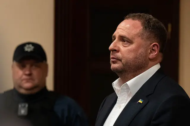 Зеленский кеңсесінің бұрынғы басшысы Андрей Ермак қамауға алынды
