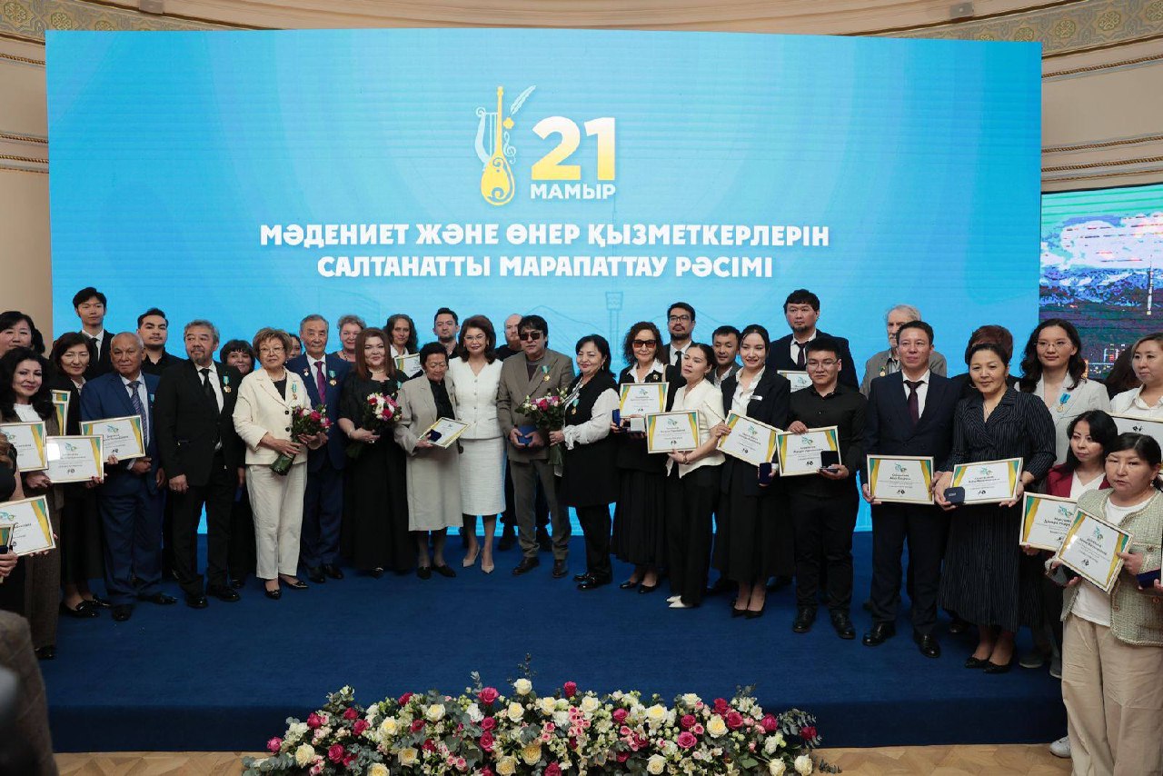 Алматыда мәдениет қызметкерлеріне 60 пәтердің кілті табысталды