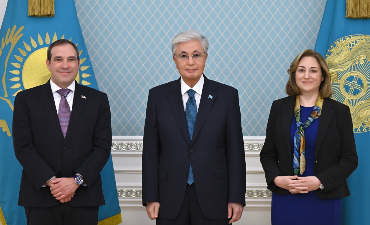 Президент Бейбітшілік кеңесінің Аға кеңесшісі Арье Лайтстоунды қабылдады