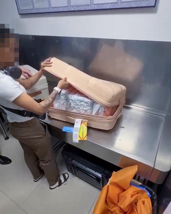 Шетел азаматының багажынан 21 келі марихуана табылды