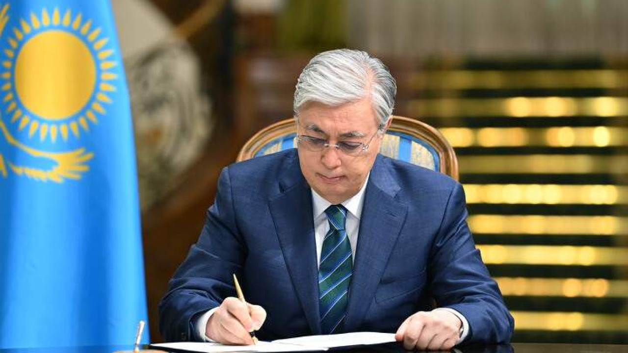 Мемлекет басшысы педагог мәртебесіне қатысты заңға қол қойды
