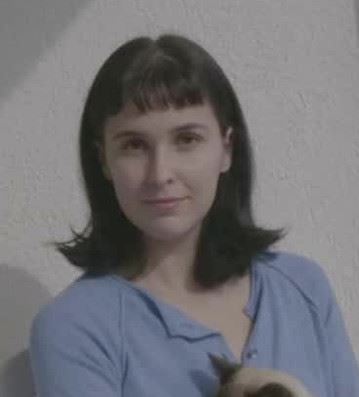р