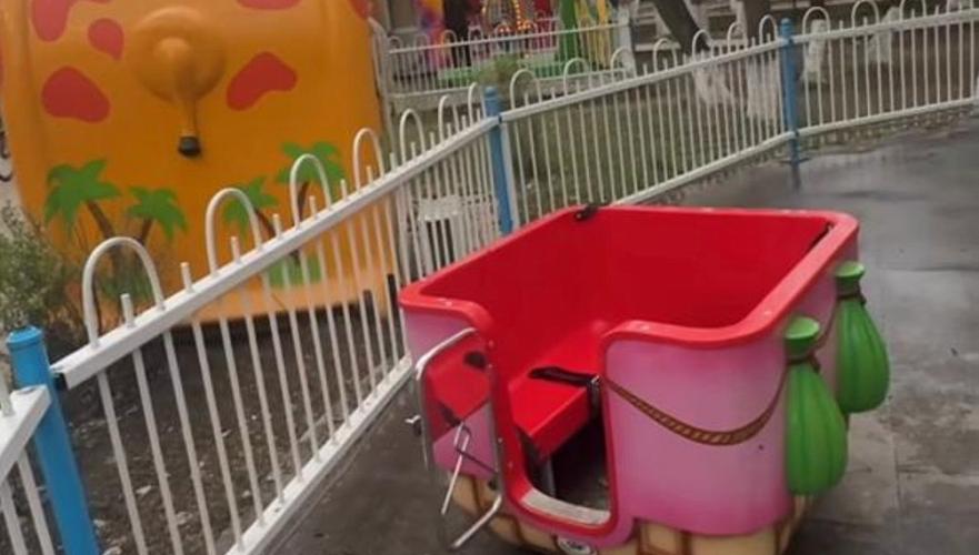Алматыда дәрігерлер карусельден құлаған 9 жастағы баланың өмірін аман алып қалды
